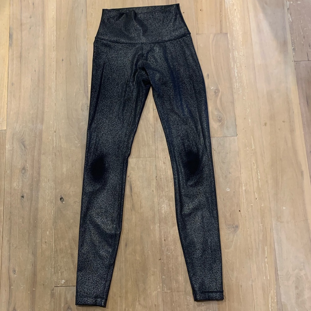 Lululemon High-Rise Wunder Under Silver Foil  sz 2